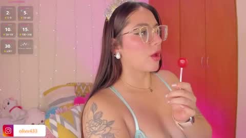 olivia_s19 online show from April 4, 2:07 am