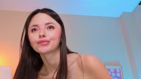 Olivia online show from December 2, 9:07 am