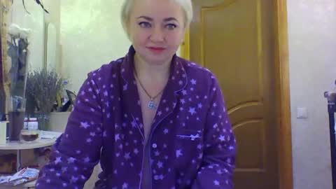 Snapshot of oliviaparadise chatting on January 1, 9:39 am oliviaparadise online show from January 1, 9:39 am