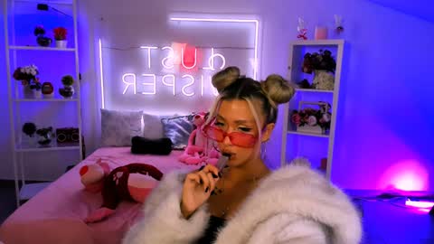 Olivia online show from January 27, 7:35 pm