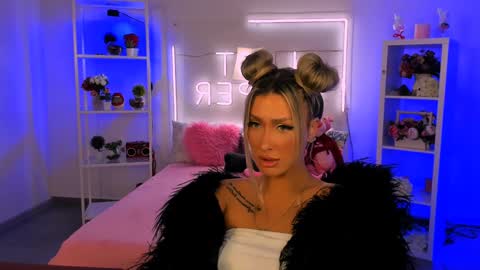 Olivia online show from January 31, 12:18 pm