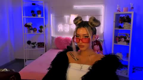 Olivia online show from January 31, 3:22 pm