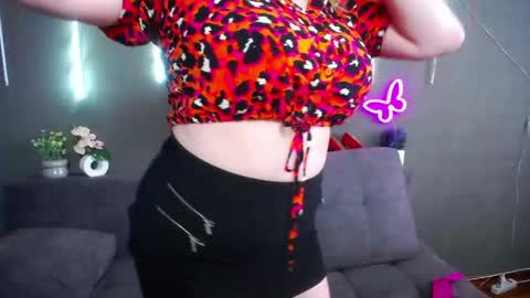 Oliviaverr online show from May 1, 12:21 pm