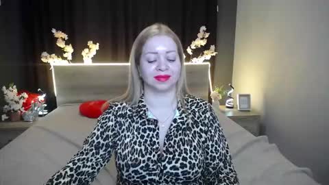 Oliviaverr online show from March 26, 3:50 pm