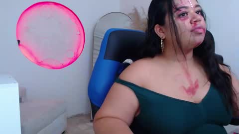 oliviia_cute online show from November 1, 4:55 am