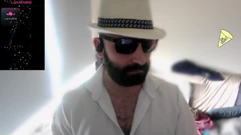 ona nisme online show from April 19, 4:08 pm