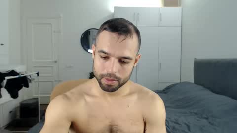 onebestlover online show from November 15, 11:34 am