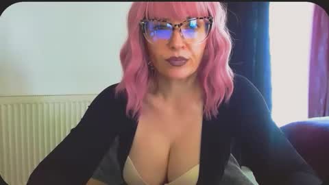 Nicol online show from April 18, 11:12 am