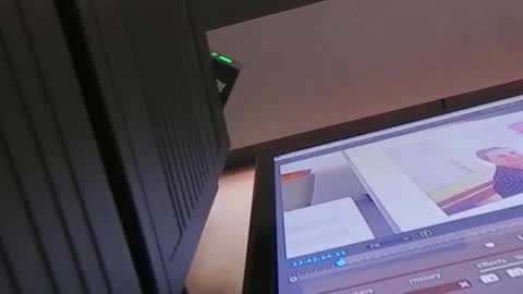 Snapshot of onenouan chatting on November 1, 8:13 am onenouan online show from November 1, 8:13 am