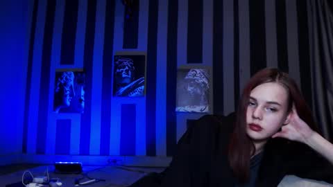 onessandra online show from October 21, 7:57 am