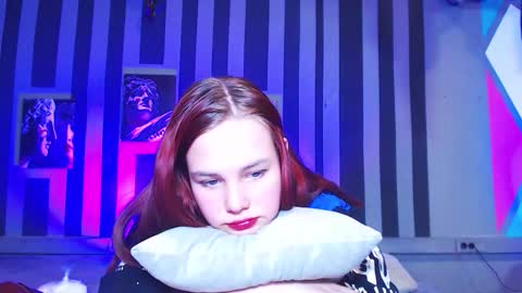 onessandra online show from October 16, 5:51 am