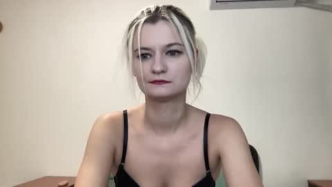 Onika online show from October 3, 9:56 pm