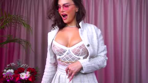 Nicolle online show from September 16, 10:46 pm