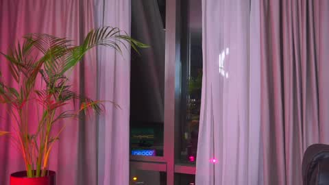 Nicolle online show from January 31, 10:52 pm
