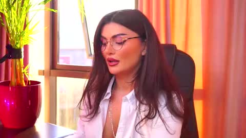 Nicolle online show from September 22, 4:49 am