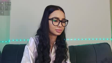 Snapshot of onlyxandra7 chatting on January 18, 8:20 am Xandra online show from January 18, 8:20 am