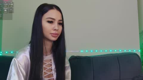 Snapshot of onlyxandra7 chatting on February 18, 8:05 am Xandra online show from February 18, 8:05 am