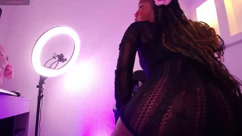 onyx_ebony online show from October 1, 1:32 pm