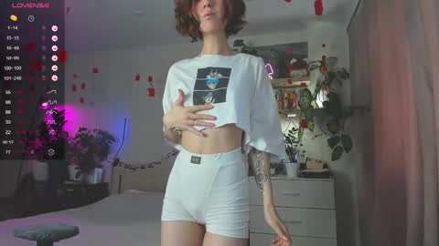 Snapshot of oooooo_li chatting on October 6, 2:02 pm Olivia. online show from October 6, 2:02 pm