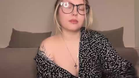 Ophelia online show from March 5, 10:08 pm