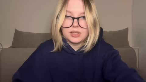 Ophelia online show from March 24, 12:38 am