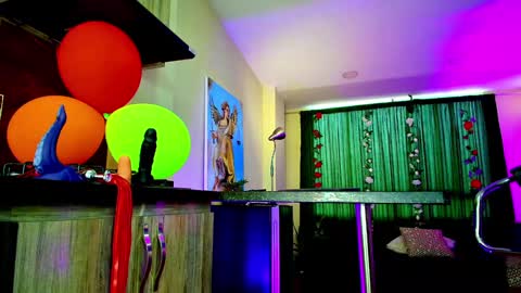 Oriana online show from February 8, 9:57 pm