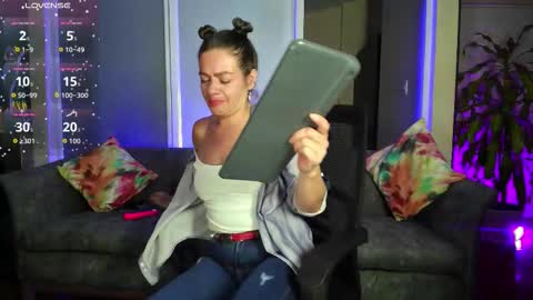 Oriana online show from March 5, 2:53 am