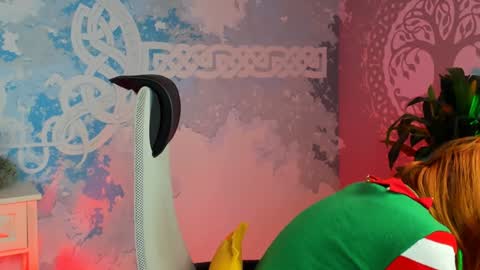 Orianna -  Hi Im into geek culture cosplay crafting LARP games. Shall we play DnD online show from December 25, 9:13 am