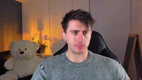 Oscar online show from November 1, 9:03 pm