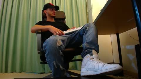 OscarGriffin online show from September 25, 6:31 am