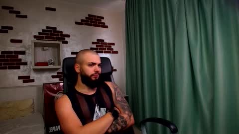 OscarWills online show from May 14, 5:49 am