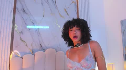 Oshun  online show from October 3, 1:08 pm