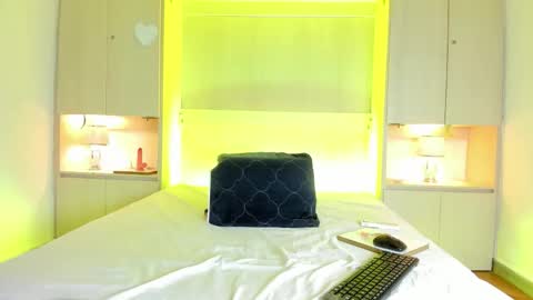 oshun_444 online show from February 24, 8:34 pm