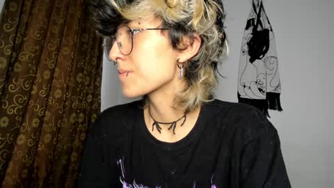 Otto 3 online show from December 3, 9:39 pm