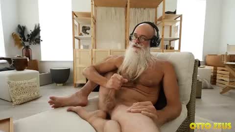 Otto Zeus online show from July 2, 6:46 pm