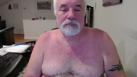 ouqtur online show from October 19, 7:02 am