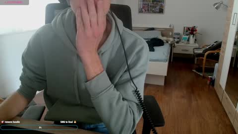 OverkneeBabe online show from December 10, 12:27 pm