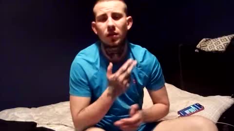 Owen kayz online show from November 3, 11:39 pm