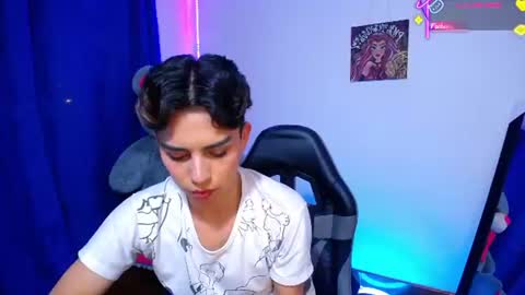 Owen  Independent model  online show from June 9, 7:41 am