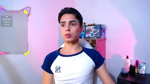 Owen  Independent model  online show from November 22, 5:50 am