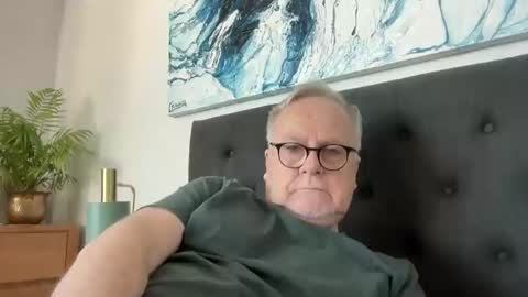 Snapshot of ozhairybearxxxx chatting on September 15, 4:14 am ozhairybearxxxx online show from September 15, 4:14 am