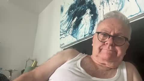 Snapshot of ozhairybearxxxx chatting on January 3, 3:27 am ozhairybearxxxx online show from January 3, 3:27 am