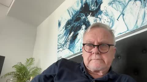 Snapshot of ozhairybearxxxx chatting on October 20, 4:28 am ozhairybearxxxx online show from October 20, 4:28 am