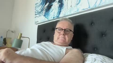 Snapshot of ozhairybearxxxx chatting on February 7, 1:04 am ozhairybearxxxx online show from February 7, 1:04 am
