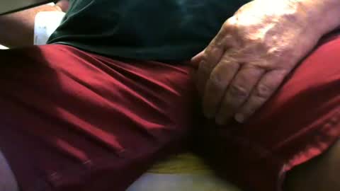 ozzienuts21153 online show from January 10, 9:04 am