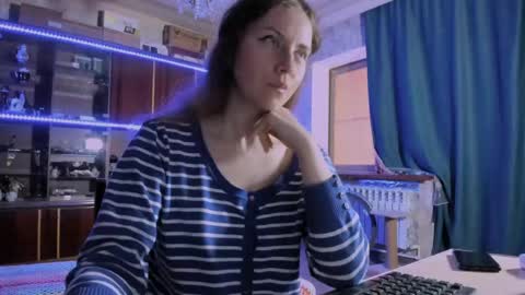 Ella online show from May 31, 7:51 am