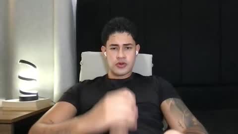 Javi    online show from October 3, 6:43 am