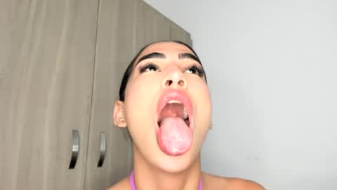 kYLIE online show from December 5, 6:15 am