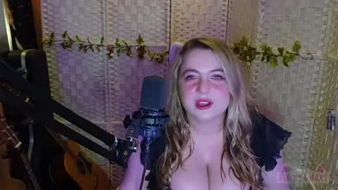 PaigeStation online show from April 25, 9:56 pm