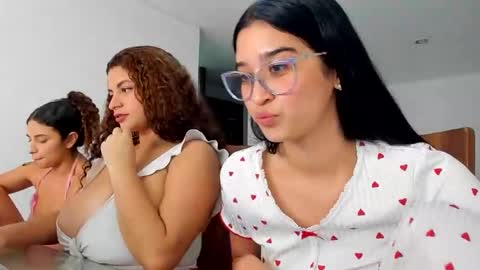 pamela_milleer online show from January 6, 6:14 am